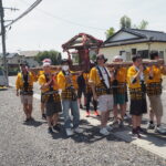 西新井町石上神社夏祭り神輿巡行の写真です。