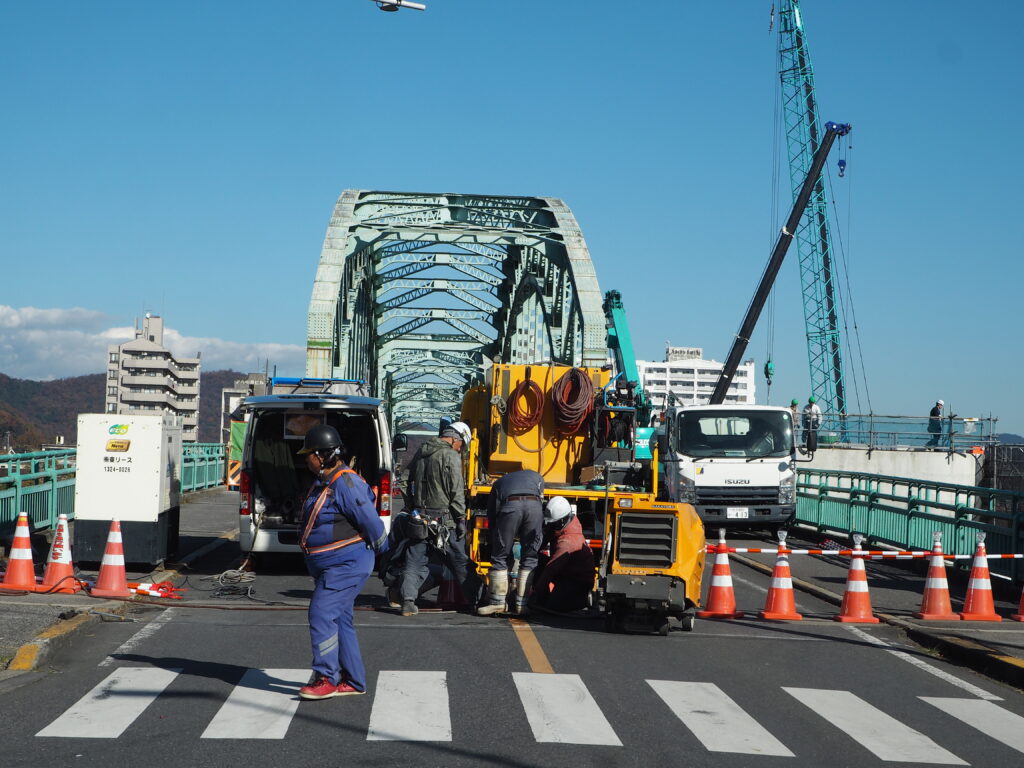 中橋の通行止めの写真です。