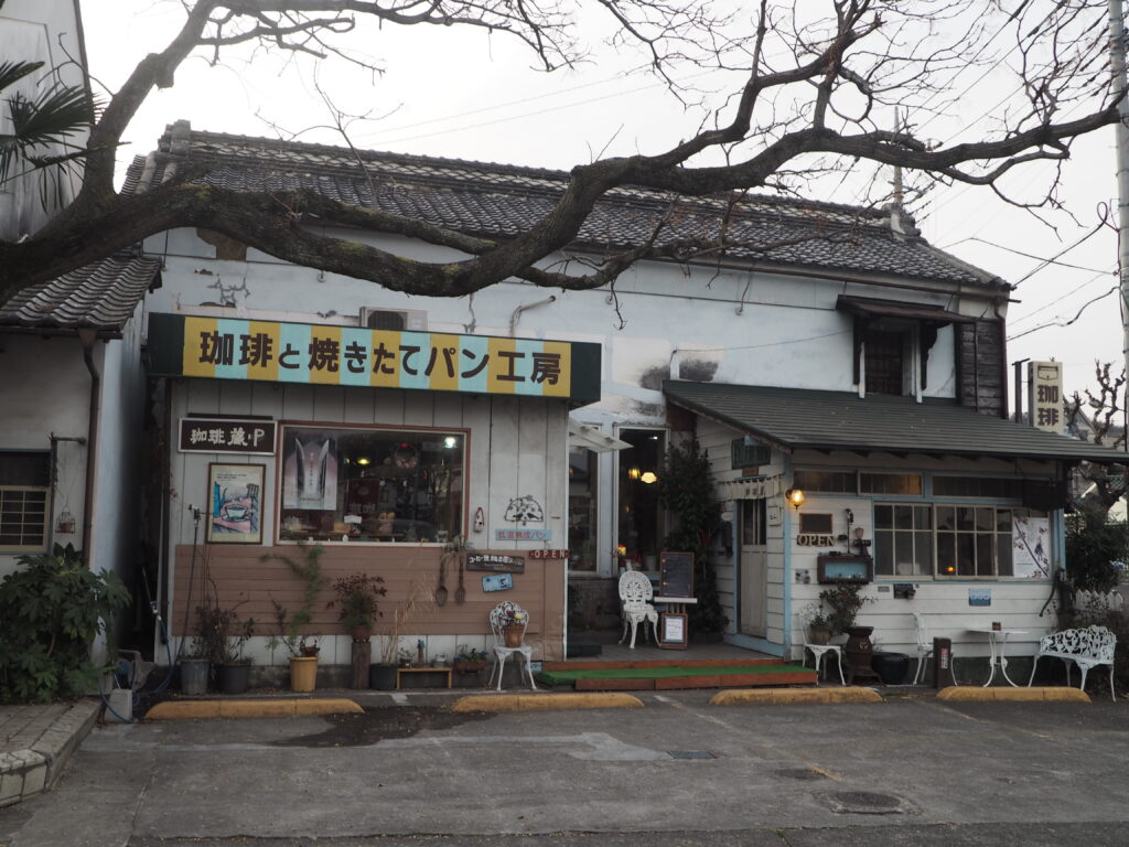 草雲会会長の経営する喫茶店の写真です。