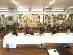 西新井町自治会：文化祭　生け花の写真です。