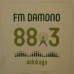 ＦM　DAMONOのロゴステッカーの写真です。