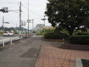 中橋通り歩道の写真です。