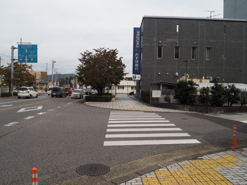 中橋通り歩道の写真です。