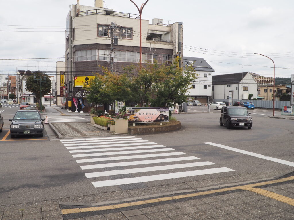 ＪＲ両毛線足利駅北口ロータリーの風景写真です。