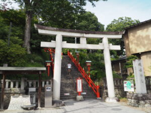 織姫神社：正面鳥居の写真です。