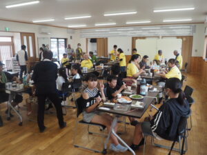 体育祭：慰労会の写真です。