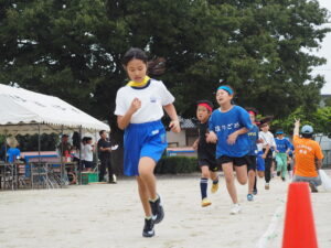 体育祭競技の写真です。