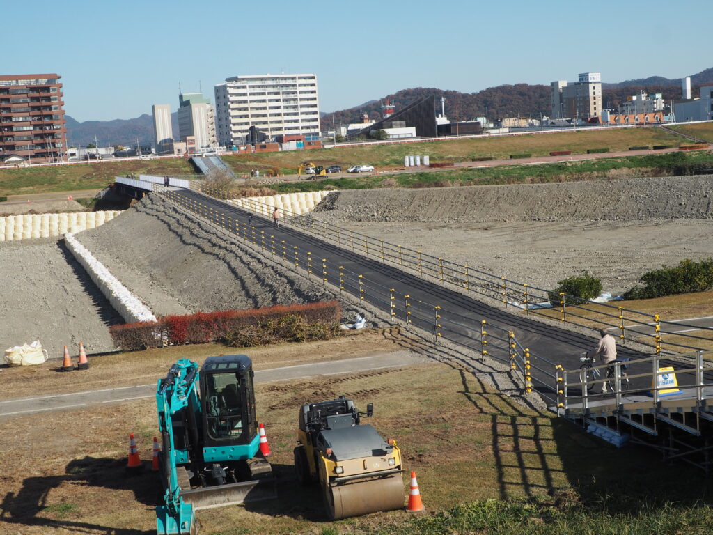 仮設道路の全景写真です。