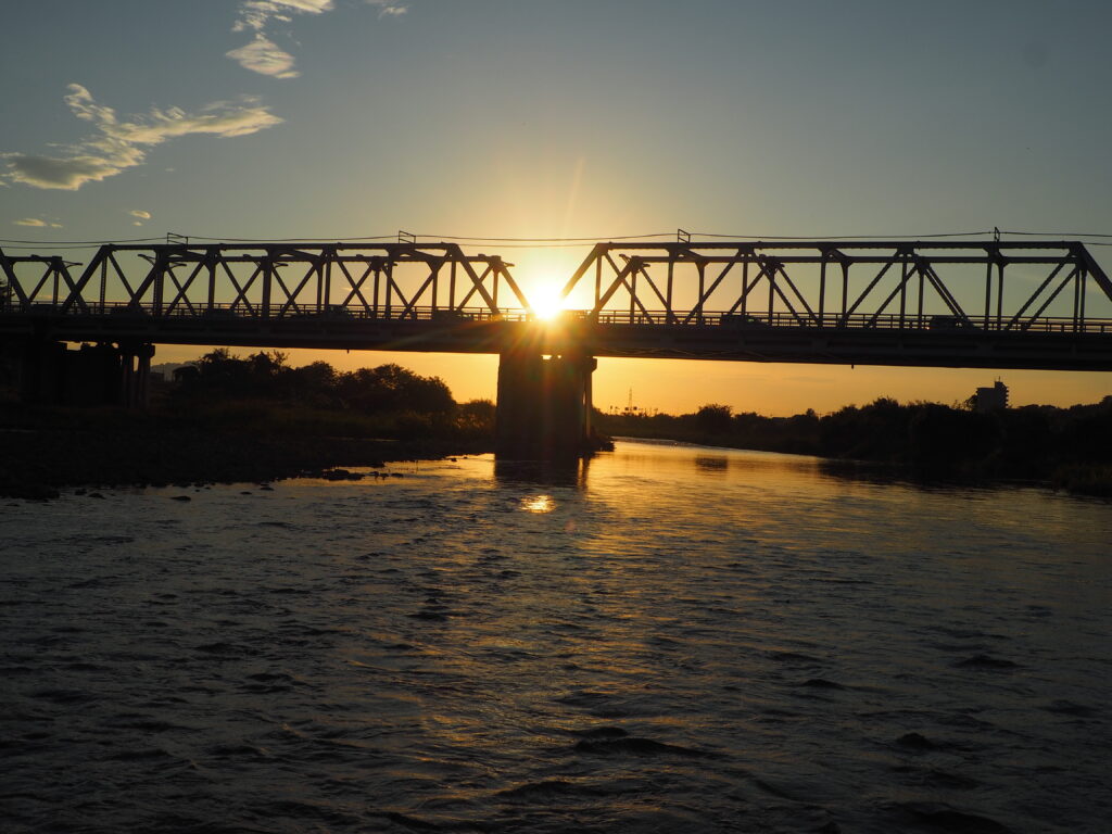 FM DAMONO:に送る：渡良瀬橋の夕日の写真です。