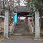 足利三十三観音霊場巡り：山川 長林寺の参道の写真です。